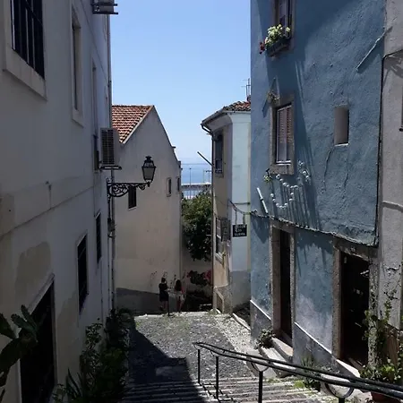 Alfama 23 1 *
